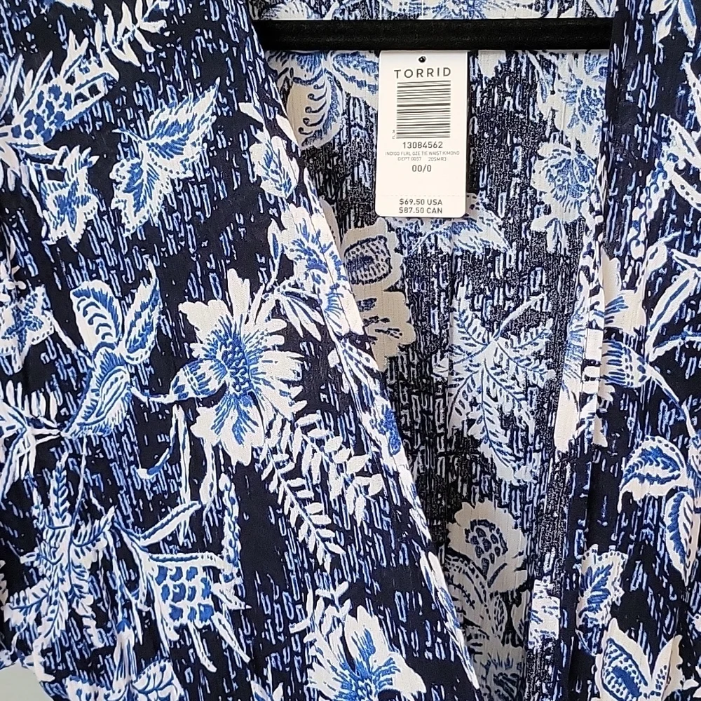 Torrid Summer Navy Floral Crinkled Gauze Hi- Lo Jaftan NWT 00/0 Short Sleeve